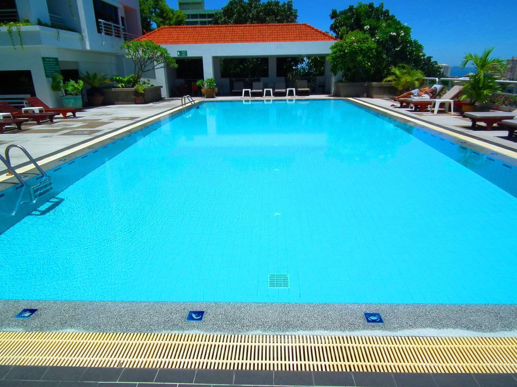Апартаменти Abricole At Pattaya Hill Екстер'єр фото