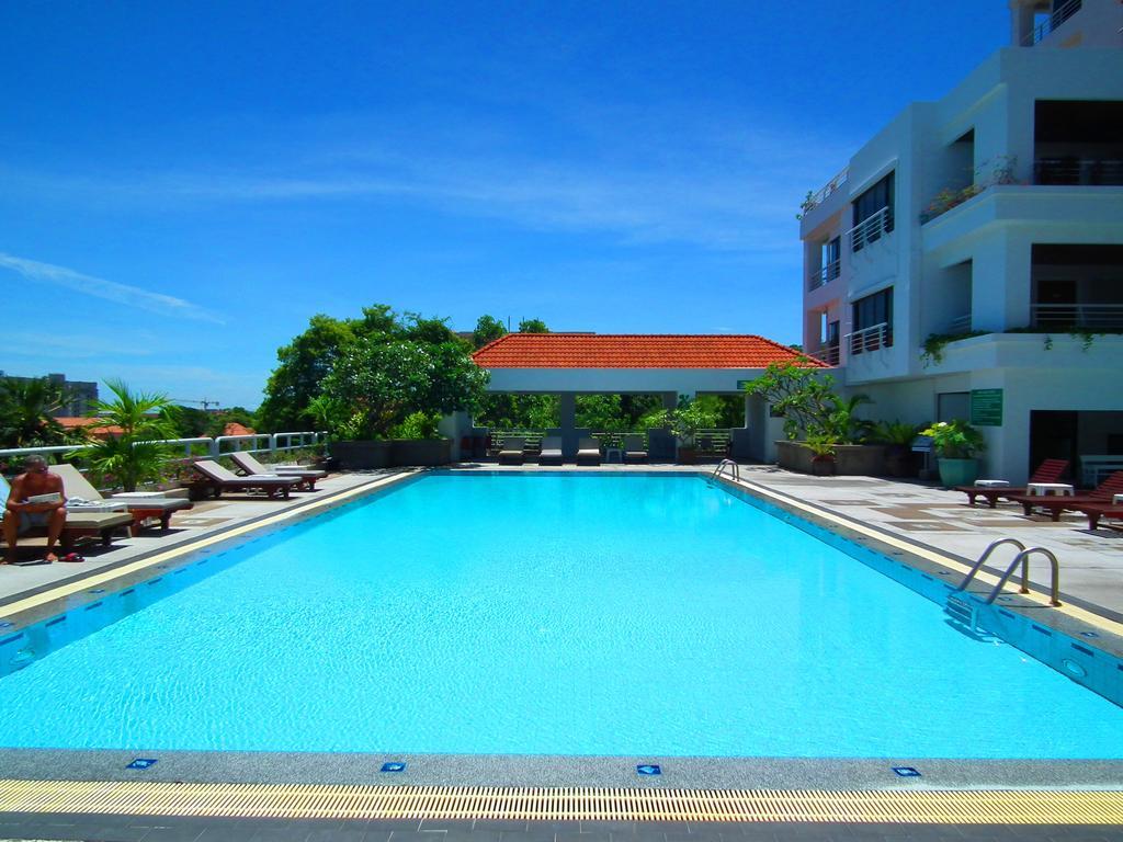 Апартаменти Abricole At Pattaya Hill Екстер'єр фото