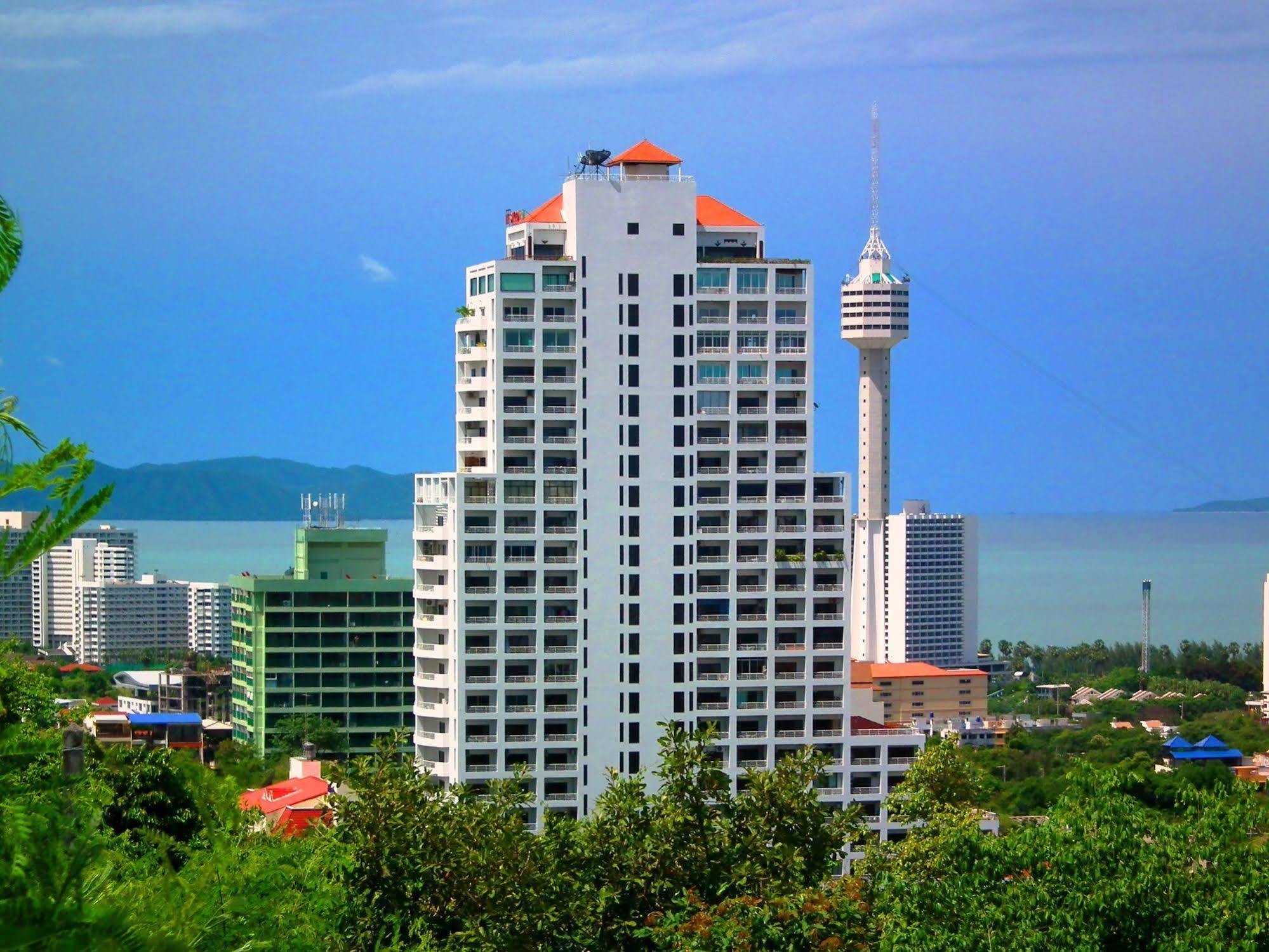 Апартаменти Abricole At Pattaya Hill Екстер'єр фото